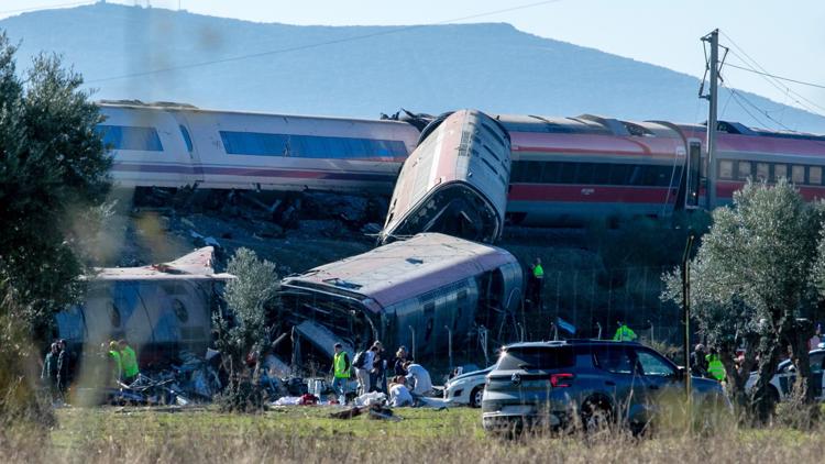 At least 30 killed in crash between 2 trains in Spain, according to media reports — Safety Harbor Community news