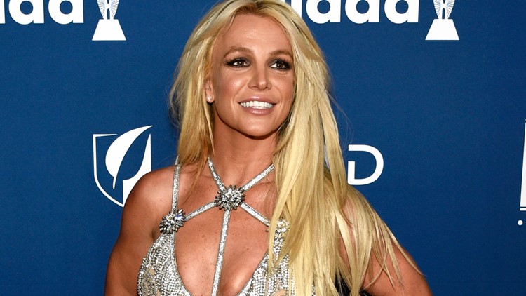 Britney Spears visits Dollywood for the first time — WTSP Entertainment Tampa Bay