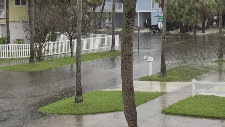 High surf, rising tides put St. Pete Beach residents on alert ahead of Hurricane Isaias — WTSP 10 Tampa Bay, Safety Harbor Community news