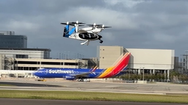 Electric aircraft retrace historic Tampa Bay flight as Florida prepares for future of air travel โ WTSP 10 Tampa Bay